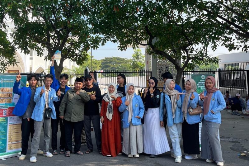Meriahkan CFD Simpang Lima Gumul, UIT Lirboyo Gaungkan Semangat Kuliah Islami – Universitas Islam Tribakti Lirboyo Kediri